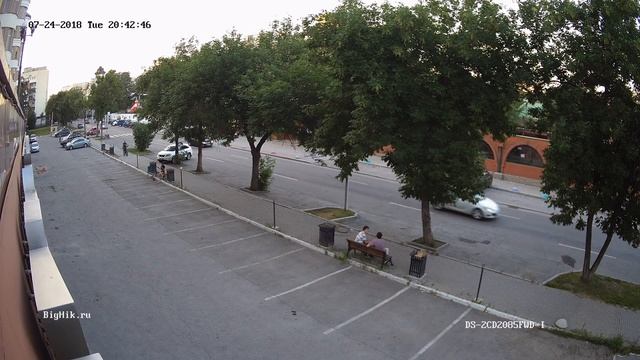 Пример видео с камеры DS-2CD2085FWD-I в дневное время парковка смотреть онлайн