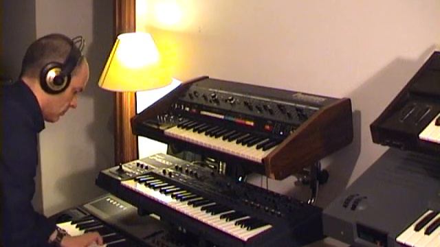 DX5 playing Spandau Ballet "To Cut a Long Story Short" cover смотреть онлайн