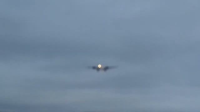Мой Красавец! Боинг 777-200ER "Nordwind Airlines" VP-BJF садится в Шереметьево SVO смотреть онлайн