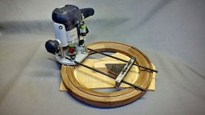 Круглая рамка из ореха для настенных часов-1 часть.