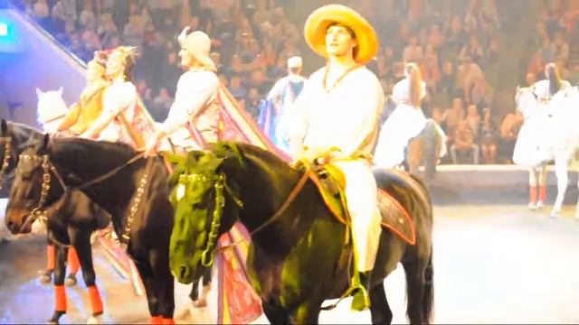 Волгоградский цирк внутри, шоу Зорро смотреть онлайн