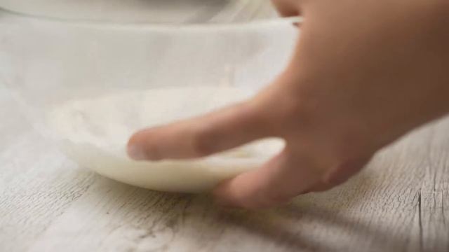 Loacker | 4 Hand Recipes | Lemon Twist