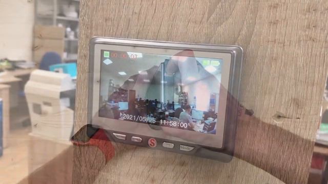 Видеоглазок в дверь с записью на SD карту, звонком и датчиком движения Ps-Link 4,3DM смотреть онлайн