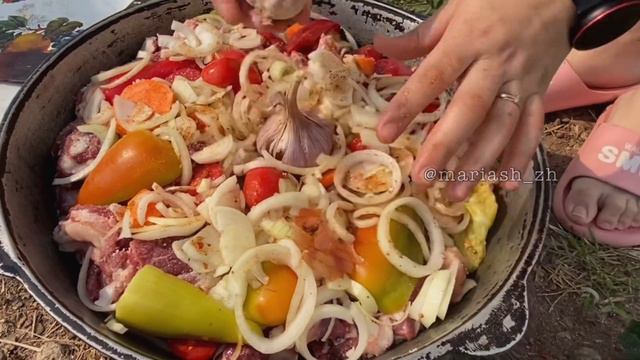Далада піскен Сірне, СІРНЕ в казане. КАЗАХСКАЯ КУХНЯ. Сірне современный вариант. смотреть онлайн