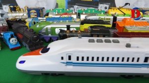 ПОЕЗД и ЖЕЛЕЗНАЯ ДОРОГА игрушка / Пассажирский длинный ПОЕЗД / Про ПОЕЗДА ВИДЕО для детей