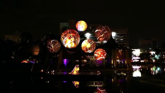 2015 光影藝術節「心輪」 水上球體光雕投影_片段 смотреть онлайн