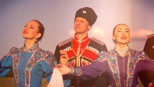 За тихой рекою. Исполняет театр песни и танца РУСЬ.