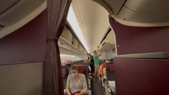 Обзор перелета на борту Qatar Airways в эконом-классе по маршруту Мале - Доха: круто или не очень? смотреть онлайн