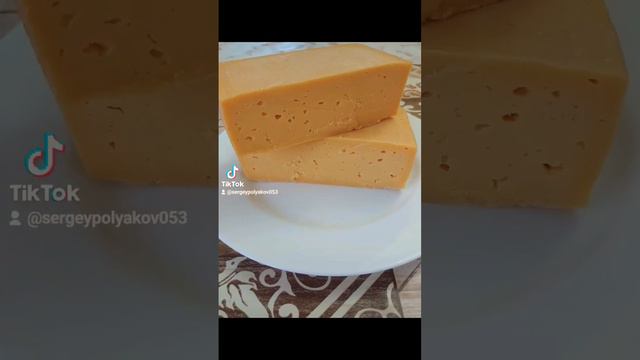 РОССИЙСКИЙ СЫР!🤤#сыр #домашние #экопродукция #молодаяферма #продажа #ферма #корова #лайки смотреть онлайн