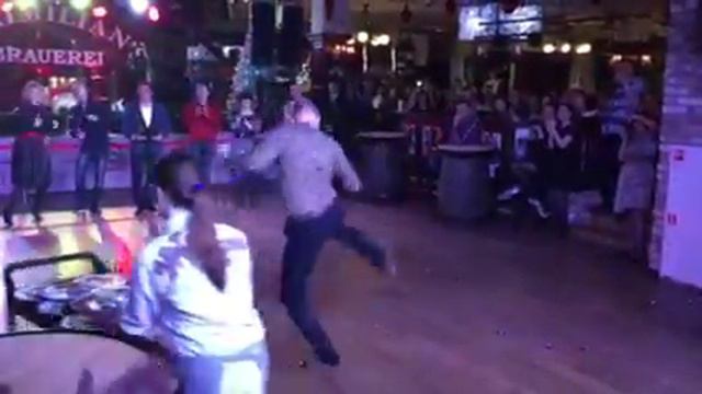 Кто умеет работать, тот и отдыхает хорошо 😆😉 смотреть онлайн