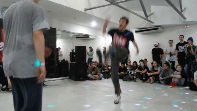 Hit The Floor house Groovy vs Kobee смотреть онлайн