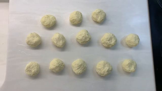 Рецепт приготовления СЫРНИКОВ! Всего 220 ккал! Диетические сырники можно есть каждый день. смотреть онлайн