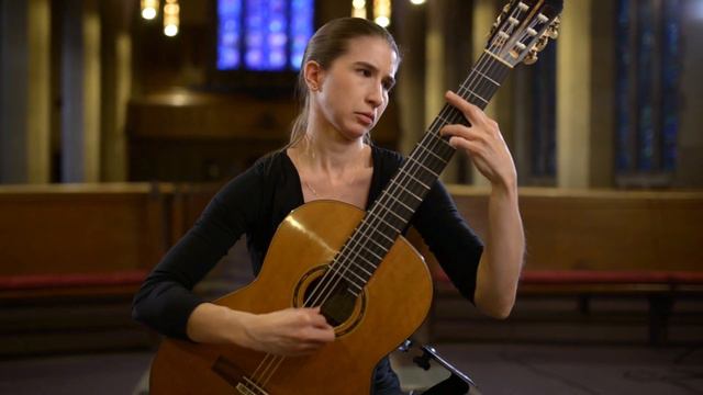Classical guitarist Petra Poláčková performs "Capriccio" by Johann Kaspar Mertz (1806-1856) смотреть онлайн