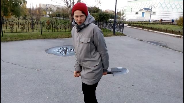 Полет на лопате! Уличная магия:) смотреть онлайн