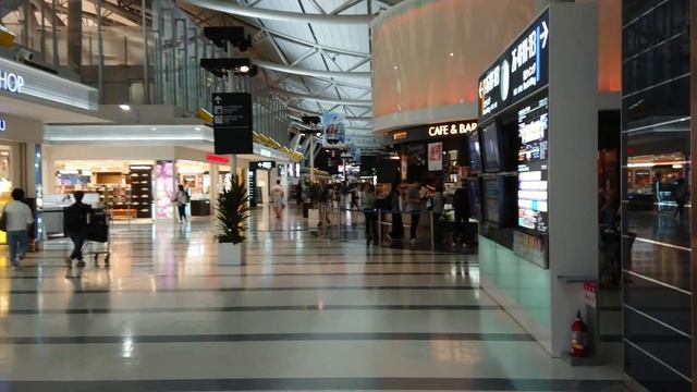 April 2018 Kansai International Airport смотреть онлайн