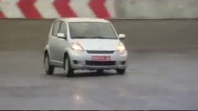 Тест драйв  Daihatsu Sirion ч.2