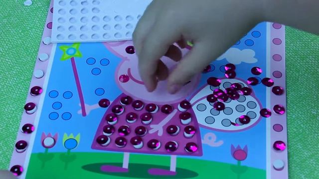 Little Fingers делают аппликации из страз и пайеток: Свинка Пеппа / Peppa Pig смотреть онлайн
