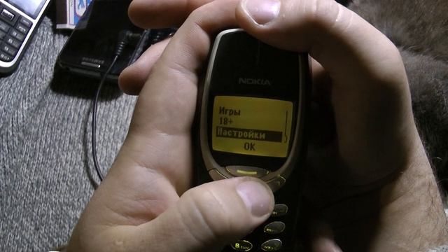 NOKIA и КИРПИЧИ (неубиваемый током 3310!) смотреть онлайн