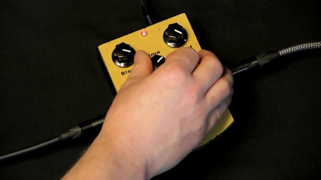 Moen MO-PD Pretty Dolly Analog Delay Guitar Pedal смотреть онлайн