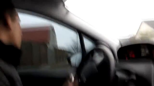 Поездка на Peugeot 208 1.0 12v 68л.с смотреть онлайн