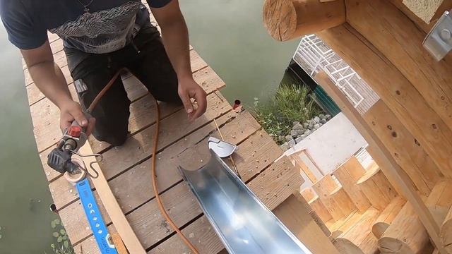Пайка водостока / Вентиляция подкровельного пространства @ #roofsquad смотреть онлайн