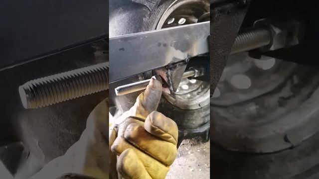 гусеничный мини трактор, натяжители гусениц смотреть онлайн