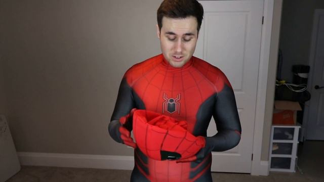Spider-Man Mask With MOVING EYES смотреть онлайн