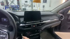 KIA Cerato. Замена штатной магнитолы  с минимальной на максимальную 8’’ и камера заднего вида