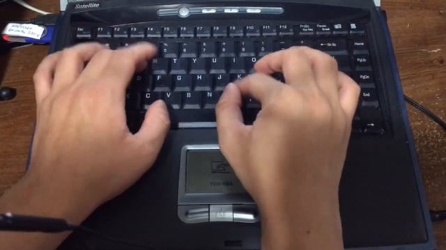 Typing on Old 2002 Toshiba Satelite Laptop with Alps Self-Encapsulated Mechanism смотреть онлайн