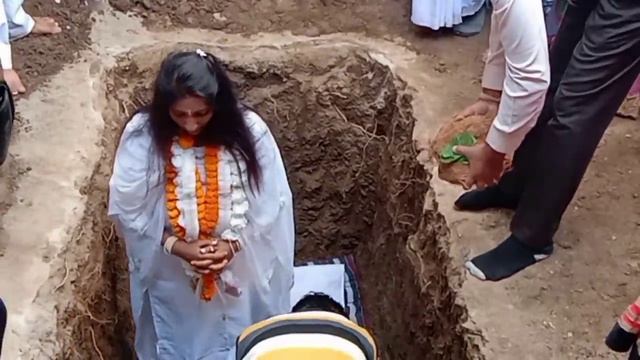 समाधि कैसे लेते है बाबा रामेश्वरी ? смотреть онлайн