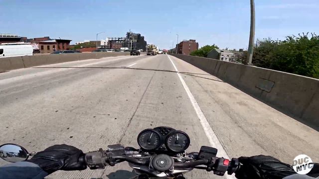 is lane splitting safer? | GAS TANK QUESTIONS v1864 смотреть онлайн