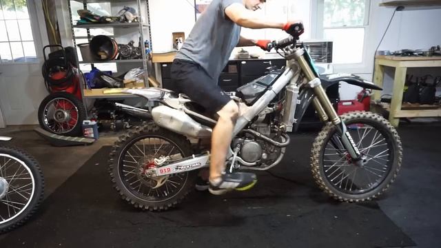 MYSTERY SOLVED! Honda CRF250R Dirt Bike Won't Start FIXED смотреть онлайн