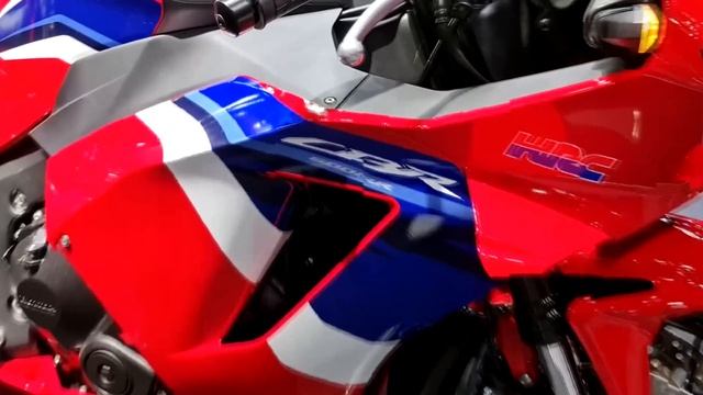 Honda CBR 600 RR 2024 смотреть онлайн