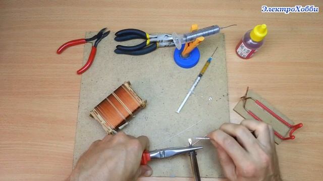 Как можно быстро, просто и четко залудить жилу медного провода паяльником, несколько советов новичк смотреть онлайн