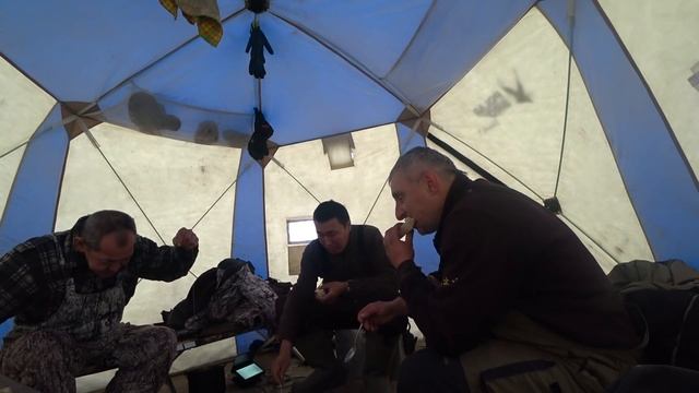 Первый лед 2019-2020.Леска трещит в пальцах. Плюс строганина от Дмитрича смотреть онлайн