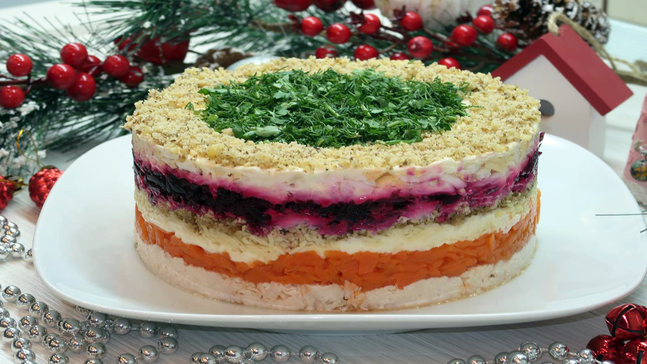Салат Генерал Наивкуснейший свекольный салат с курицей и орехами на праздничный стол смотреть онлайн