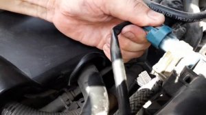 Проверка работы клапана адсорбера (абсорбера) на Toyota Funcargo