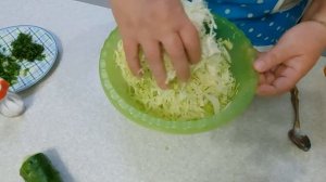 Салат из молодой капусты с огурцом. Самый лучший капустный салат.