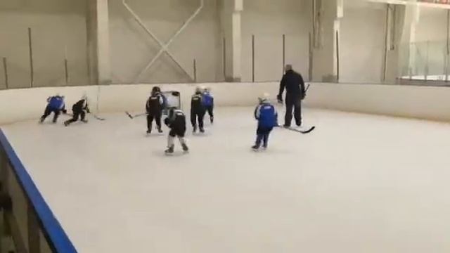 Хоккей тренировка СКА Стрельна смотреть онлайн