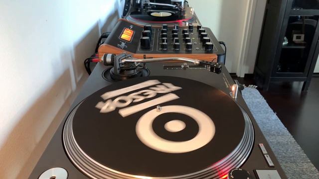All vinyl DJ set. House. Technics SL-1210Mk2 - Shure M447 100Sounds - Bozak AR-4 смотреть онлайн