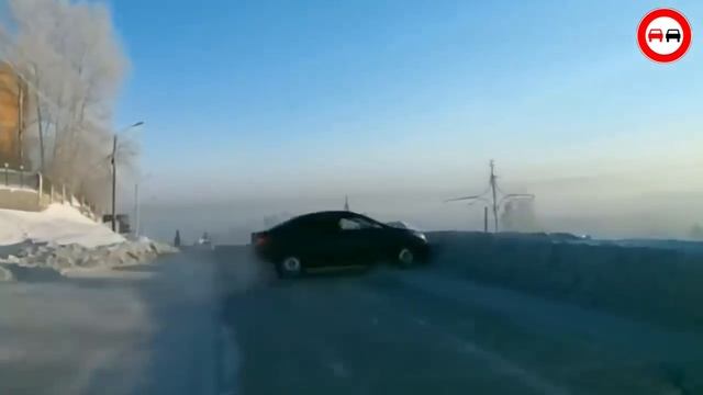 Подборка жестких аварий на зимней, скользкой дороге. ДТП не для слабонервных! смотреть онлайн