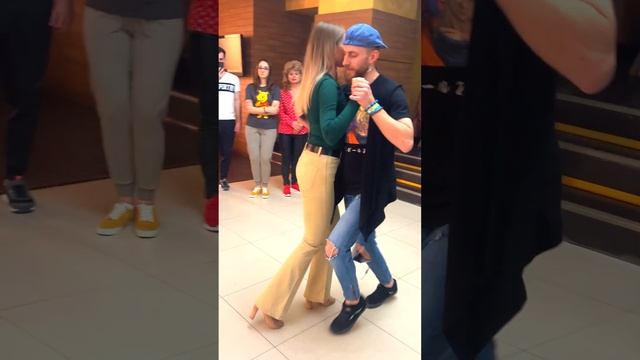 Urban Kiz 2023 - Armand & Lavinia at Oltenia Salsa Fest 2023 | Urban Killers @djtarico смотреть онлайн