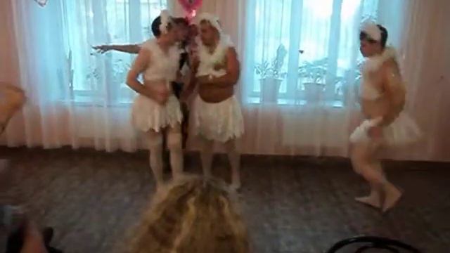 подарочек к свадьбе! смотреть онлайн