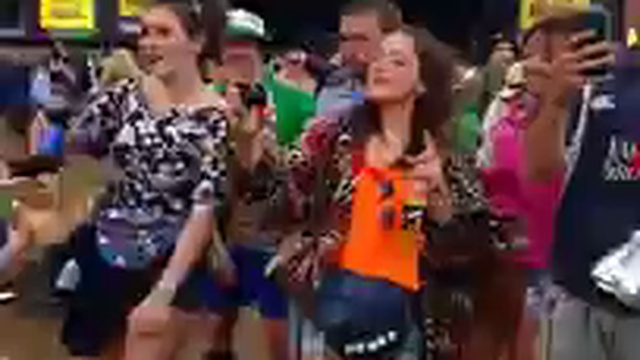 Парень зажигает смотреть онлайн