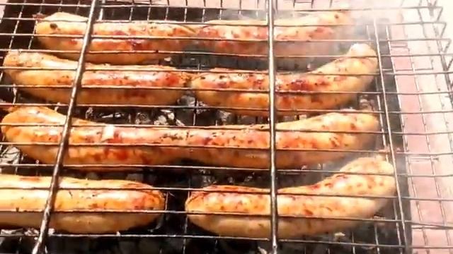 Жарим колбаски. смотреть онлайн