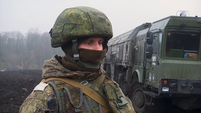 Кадры работы расчетов оперативно-тактических ракетных комплексов Искандер во время СВО. смотреть онлайн
