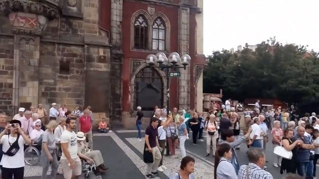 Прогулка по Праге смотреть онлайн