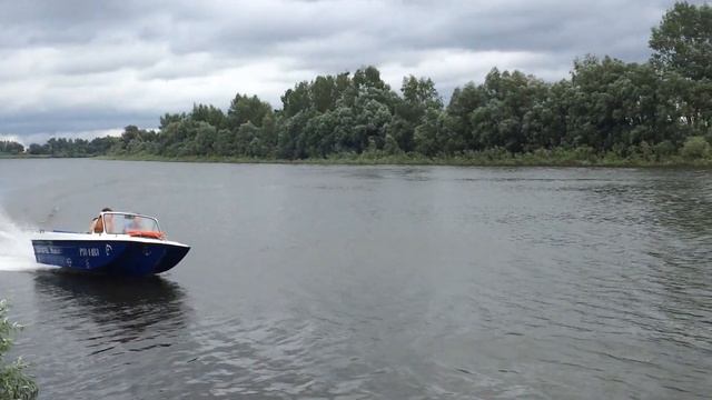 Моторная лодка сарепта и 2 вихря смотреть онлайн