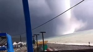 Опасный смерч на черном море