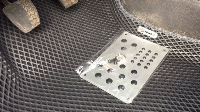 Мы и дачи.Замена ковриков салона Geely Emgrand X7 смотреть онлайн